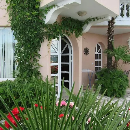 Apartman Palme 1 *