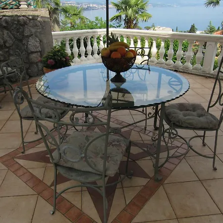 Apartment Palme 1 Opatija