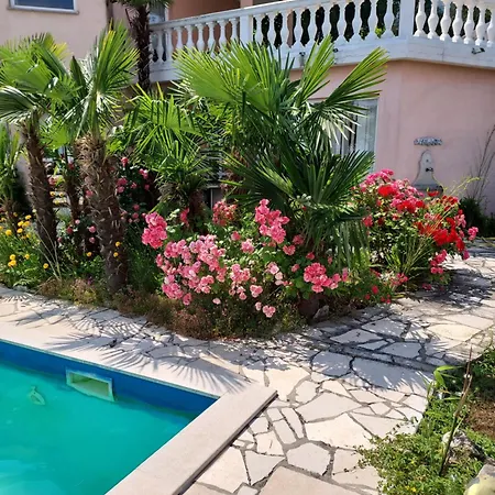 Palme 1 Apartment *